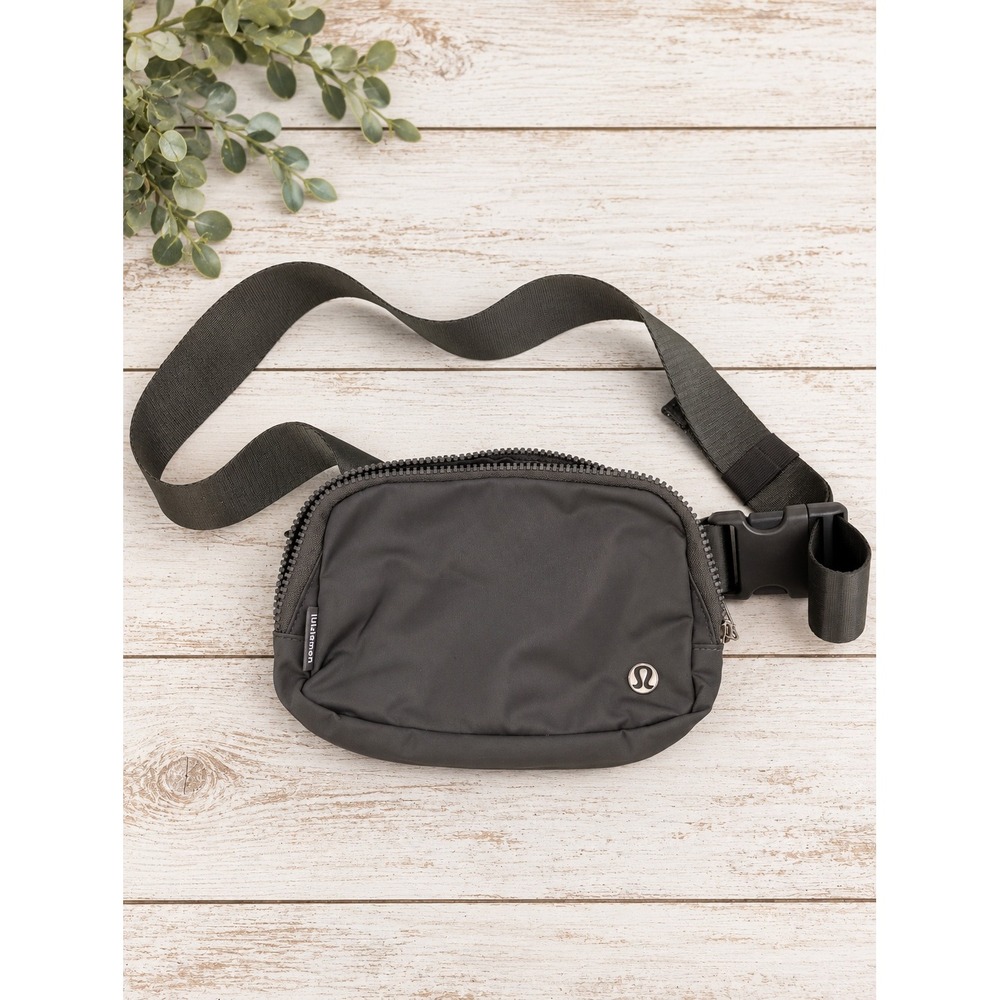 Lululemon Everywhere Belt Bag Gray Adjustable Strap